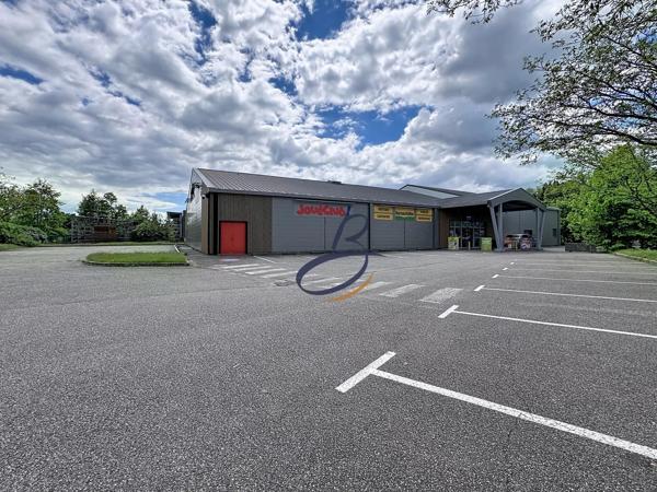 Vente                                                      Fonds de commerce
                        
                     3 pièces                      813 m2                     à Belley