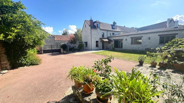 Propriete à vendre 7 pièces JOUY MAUVOISIN (78) - dépendance - garage - parcelle 2500 m²