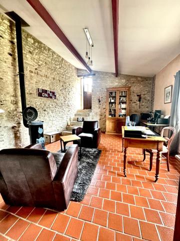 Propriete à vendre 7 pièces JOUY MAUVOISIN (78) - dépendance - garage - parcelle 2500 m²