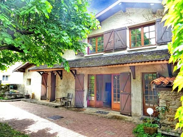 Vente                                                      Maison
                        
                     4 pièces                      102 m2                     à Meyssiez