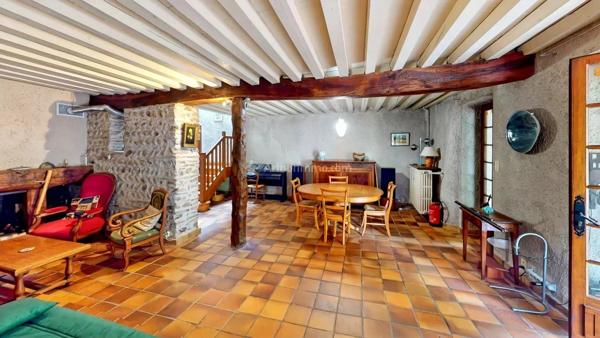 Vente                                                      Maison
                        
                     4 pièces                      102 m2                     à Meyssiez
