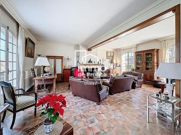 Maison Mayenne 8 pièce(s) 198 m2