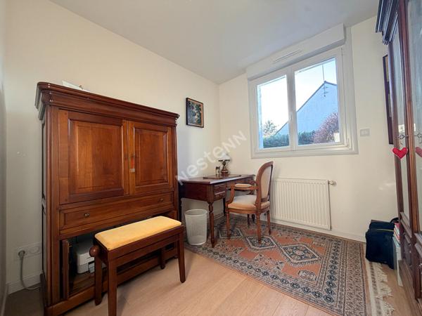 Maison de plain-pied à Avrillé, aucun travaux, beau jardin