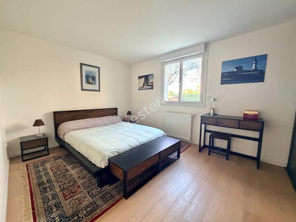 Maison de plain-pied à Avrillé, aucun travaux, beau jardin