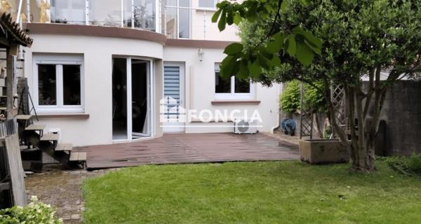 À vendre Maison 6 pièces 144 m² - La Roche-sur-yon 85000
