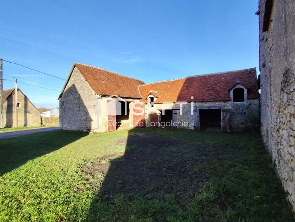 BATIMENTS EN TRES BON ETAT - TOITURE IMPECCABLE