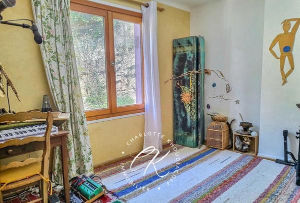 Un Havre de Paix au Coeur d'un Village Thermal