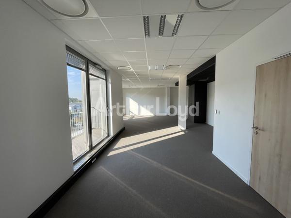 À louer : Bureaux de prestige à Lesquin – Emplacement stratégique au cœur d’un pôle économique dynamique