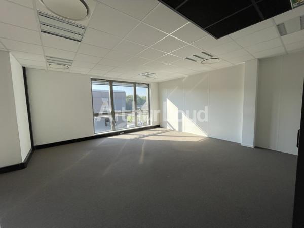 À louer : Bureaux de prestige à Lesquin – Emplacement stratégique au cœur d’un pôle économique dynamique
