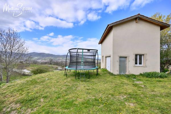 Maison ancienne plein de charme et dépendance en campagne