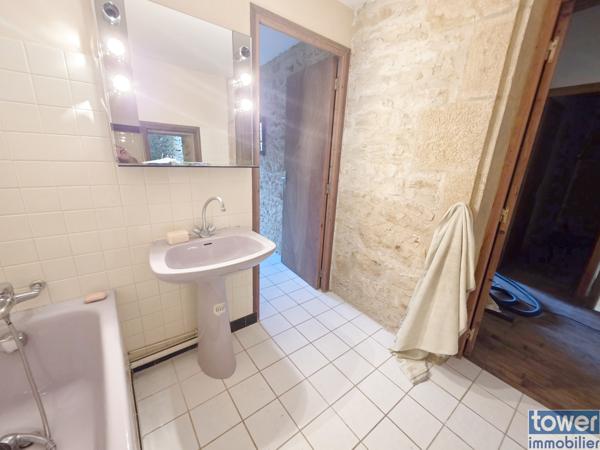 Maison 100m² 3 chambres, grange, annexes et jardin