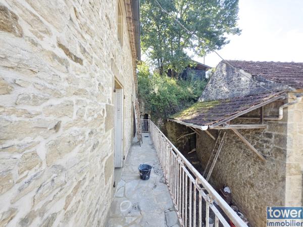 Maison 100m² 3 chambres, grange, annexes et jardin