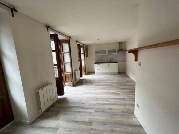 Appartement 2 pièces                                        - 43260 Saint-Julien-Chapteuil Réf : 13206