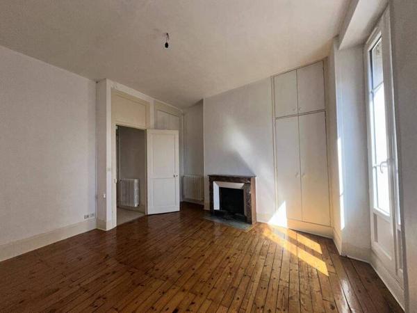 Appartement 3 pièces                                        - 38000 Grenoble Réf : 3981