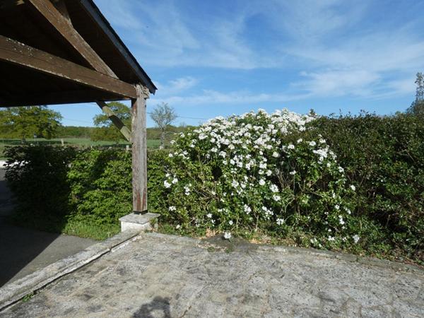 Maison  d'architecte de 200m2 - en très bon état - sur près 95 000m2 !