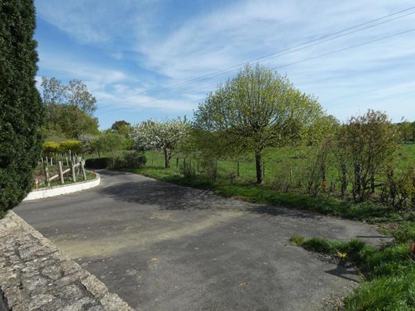 Maison  d'architecte de 200m2 - en très bon état - sur près 95 000m2 !