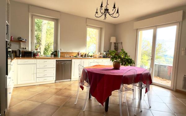 Maison à vendre    6 pièces •  Montastruc-la-Conseillère