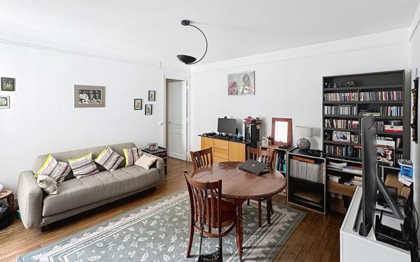 Appartement à vendre    3 pièces • 62,80 m2 Paris 10