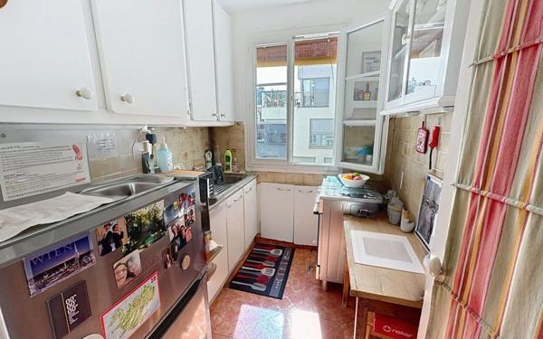 Appartement à vendre    3 pièces • 62,80 m2 Paris 10