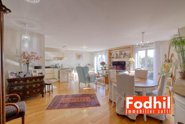 Appartement 4 pièces 91 m²- 5éme et dernier étage avec terrasse, 2 parkings et 2 caves