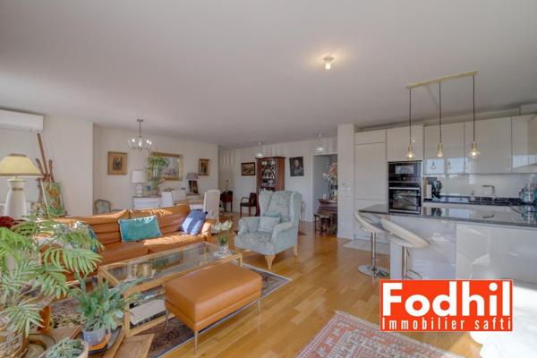 Appartement 4 pièces 91 m²- 5éme et dernier étage avec terrasse, 2 parkings et 2 caves