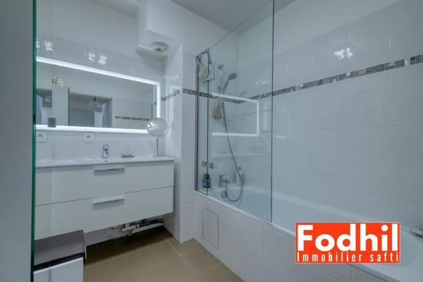 Appartement 4 pièces 91 m²- 5éme et dernier étage avec terrasse, 2 parkings et 2 caves