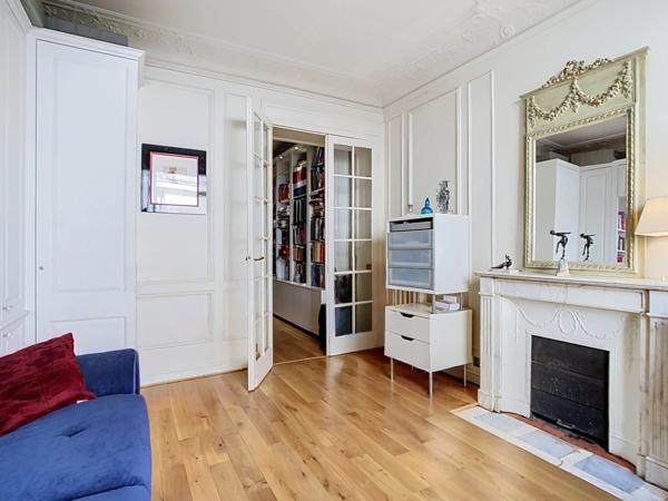Rue Philibert Delorme - T3 de 68 m² au RDC - Professions libérales autorisées