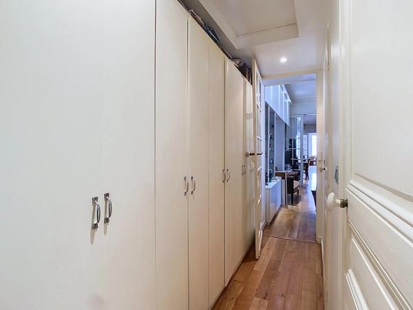Rue Philibert Delorme - T3 de 68 m² au RDC - Professions libérales autorisées