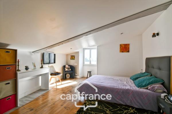 Maison rénovée à vendre 4 pièces SAINT JEAN D'ANGELY (17) avec atelier, cour et jardin potager de 421m²
