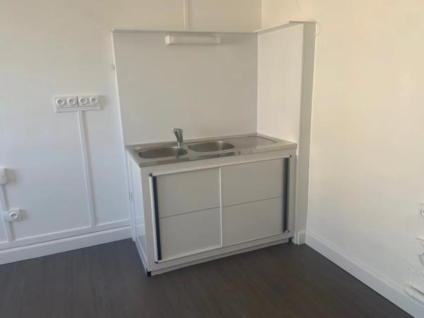 Location                                                      Appartement
                        
                     3 pièces                      51 m2                     à Perpignan