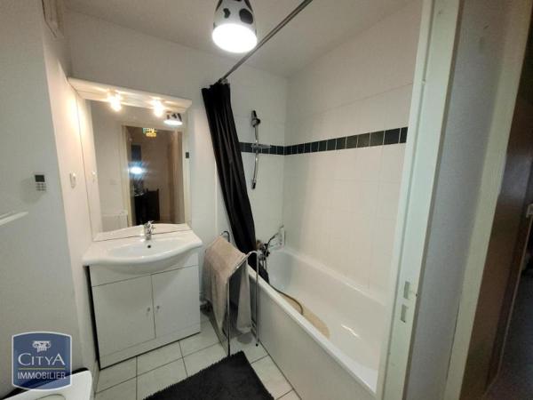 Appartement à louer 2 pièces 48.19m² Blois (41000)