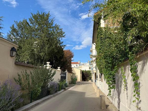 Maison de ville, 6 pièces, hyper centre Notre-Dame, double box intégré