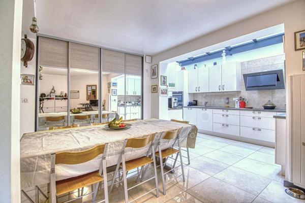 Maison de ville, 6 pièces, hyper centre Notre-Dame, double box intégré