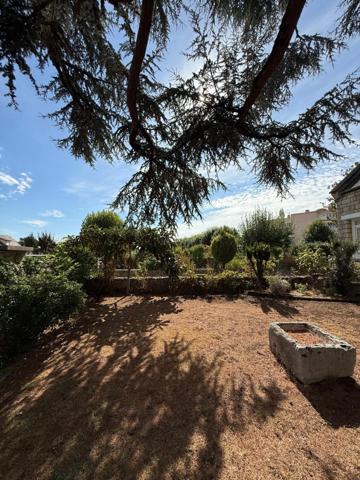 Gaillon – Maison de maître, terrain constructible