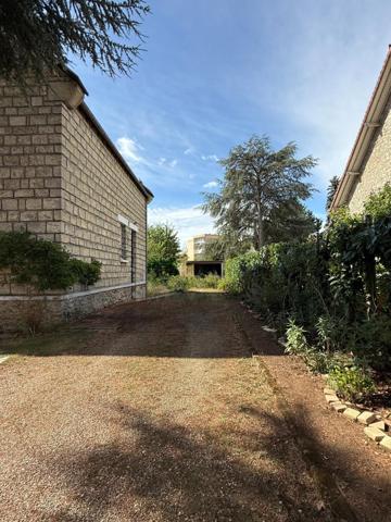 Gaillon – Maison de maître, terrain constructible