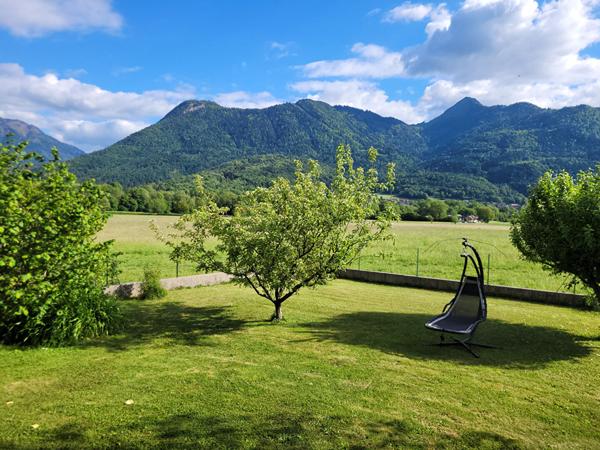 FAVERGES. CHALET AVEC TERRAIN DE 853M²