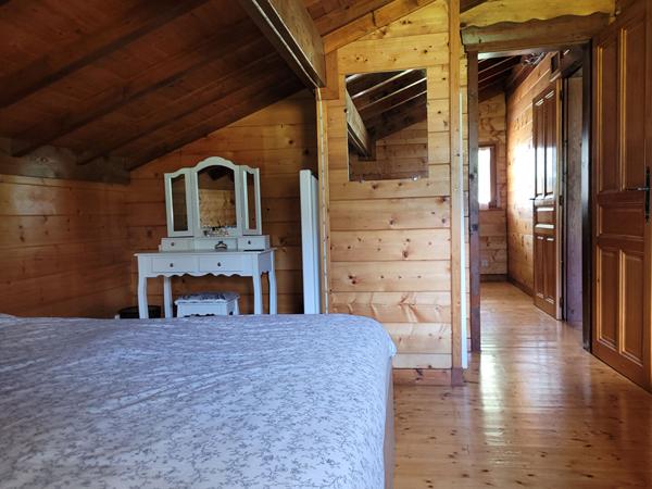 FAVERGES. CHALET AVEC TERRAIN DE 853M²