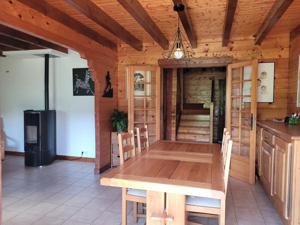 FAVERGES. CHALET AVEC TERRAIN DE 853M²