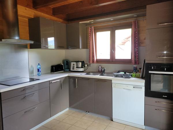 FAVERGES. CHALET AVEC TERRAIN DE 853M²