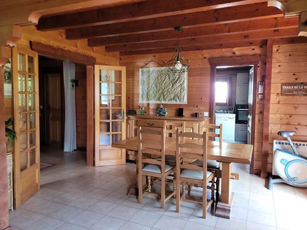 FAVERGES. CHALET AVEC TERRAIN DE 853M²