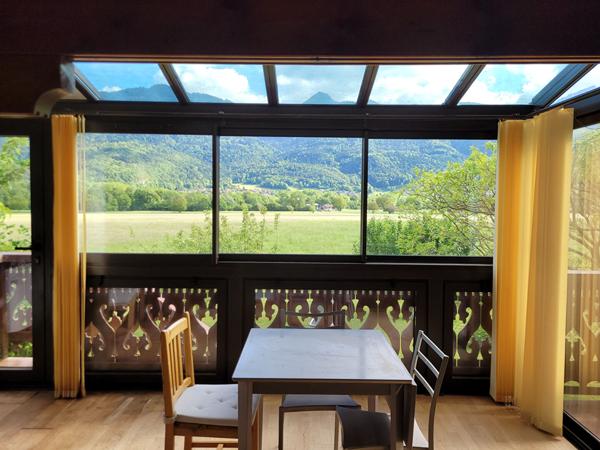 FAVERGES. CHALET AVEC TERRAIN DE 853M²
