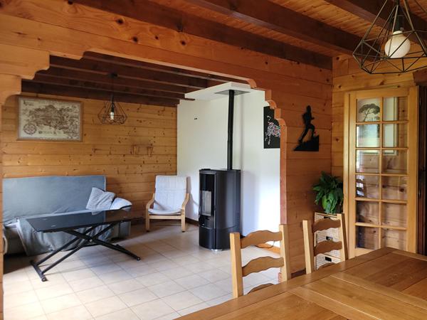 FAVERGES. CHALET AVEC TERRAIN DE 853M²