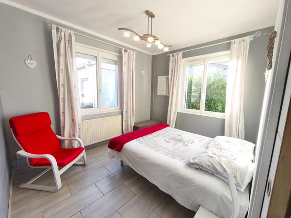 Plain-pied avec jardin et garage