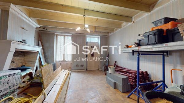 Maison en pierre à rénover – 5 pièces – 110 m² – Centre de Châteaubernard