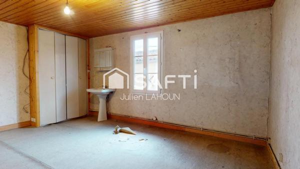 Maison en pierre à rénover – 5 pièces – 110 m² – Centre de Châteaubernard