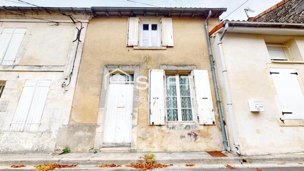 Maison en pierre à rénover – 5 pièces – 110 m² – Centre de Châteaubernard