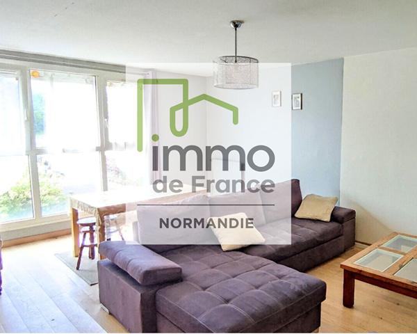 À VENDRE JOLI 3 PIÈCES 73.68 m2 AVEC TERRASSE ET VUE DÉGAGÉE.