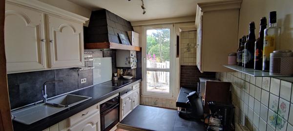 À VENDRE JOLI 3 PIÈCES 73.68 m2 AVEC TERRASSE ET VUE DÉGAGÉE.