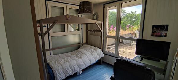 À VENDRE JOLI 3 PIÈCES 73.68 m2 AVEC TERRASSE ET VUE DÉGAGÉE.