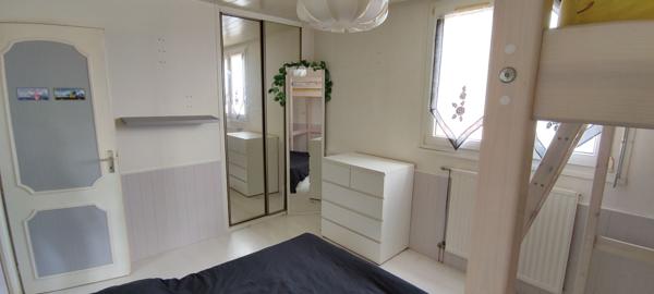 À VENDRE JOLI 3 PIÈCES 73.68 m2 AVEC TERRASSE ET VUE DÉGAGÉE.